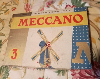 MECCANO French Original Steel Made in PARIS 1940s n 3  And 3 Original Meccano Books