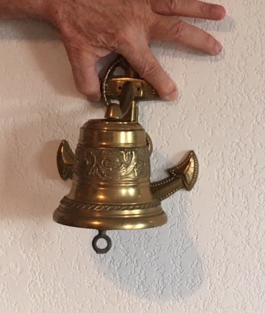 Ship Bell 1960, Large French Brass Nautical Ornate Heavy Bell, 1960. Poids 1.2Kg .cadeaux de Pères