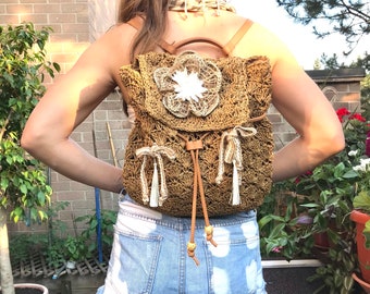 Kniting backpack. Straw  handmade Rattan female  Backpacks.