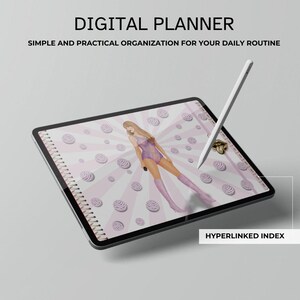 Pode incluir: Planeador digital com o texto "DIGITAL PLANNER" e "SIMPLE AND PRACTICAL ORGANIZATION FOR YOUR DAILY ROUTINE". O planeador apresenta um design em espiral com uma ilustração de mulher e uma caneta branca.