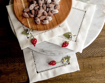 Strawberry Cocktail Napkin 3D Strawberry Cloth Napkin Berry Linen Napkin Fruit Party Napkin Boho Home Decor Fruit Home Decor Table Top Decor