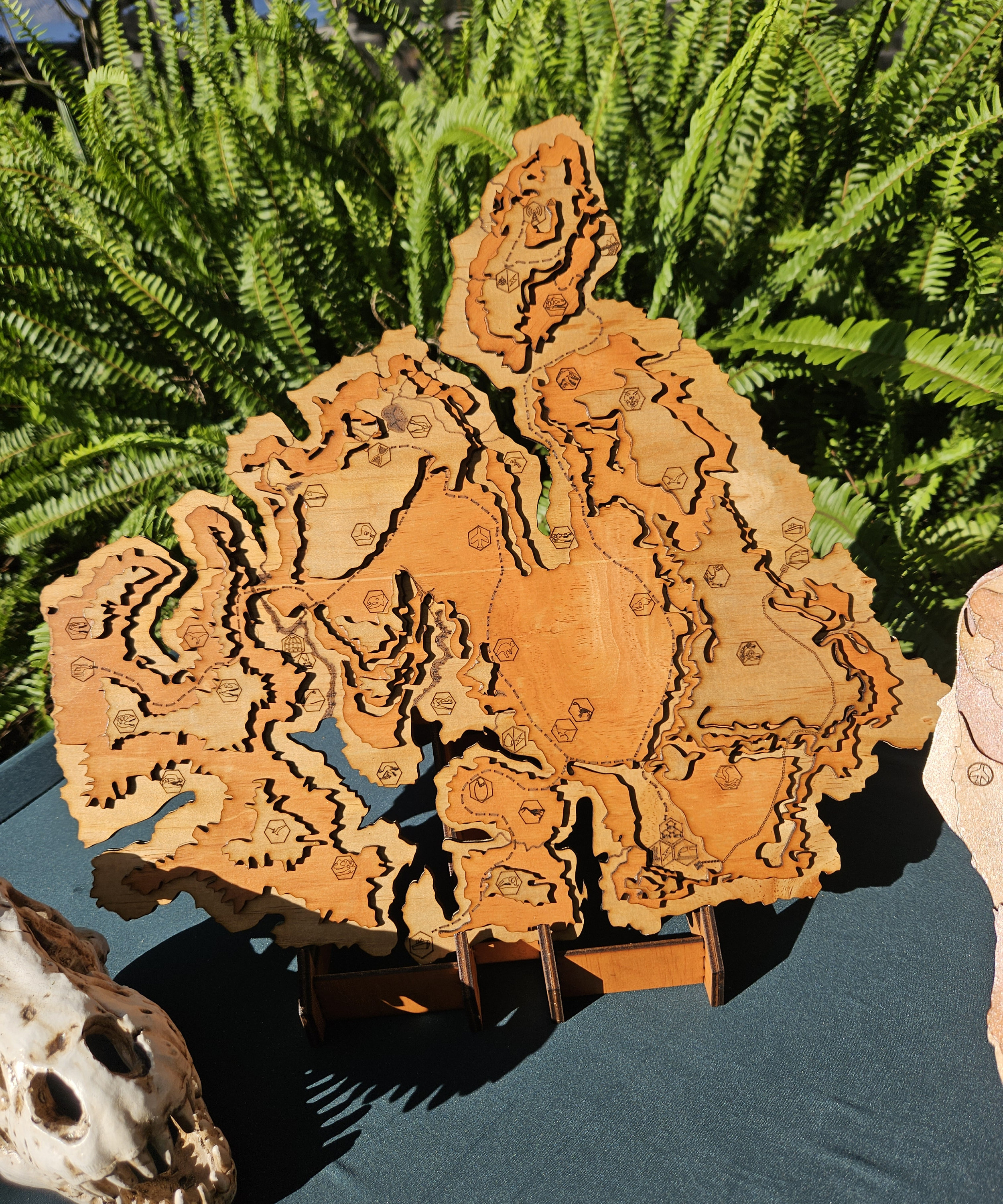 Jurassic Park The Lost World Topographic Map and Stand - Wood Carved - Isla Sorna