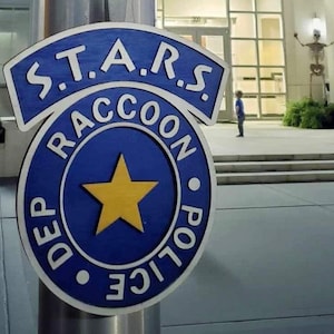 STARS Logo der Polizei von Raccoon City - Resident Evil - Holzschnitt - Mehrschichtig - Wandkunst