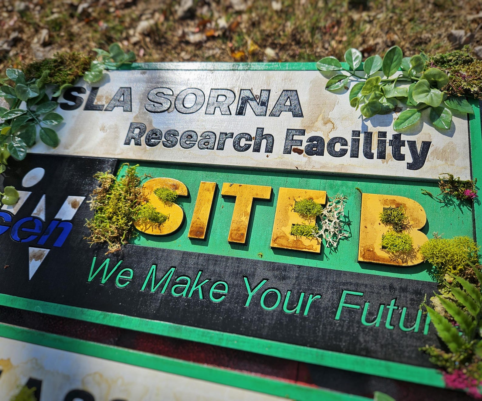 Isla Sign Isla Sorna Research Facility - Jurassic Park / the Lost World - Wood ...