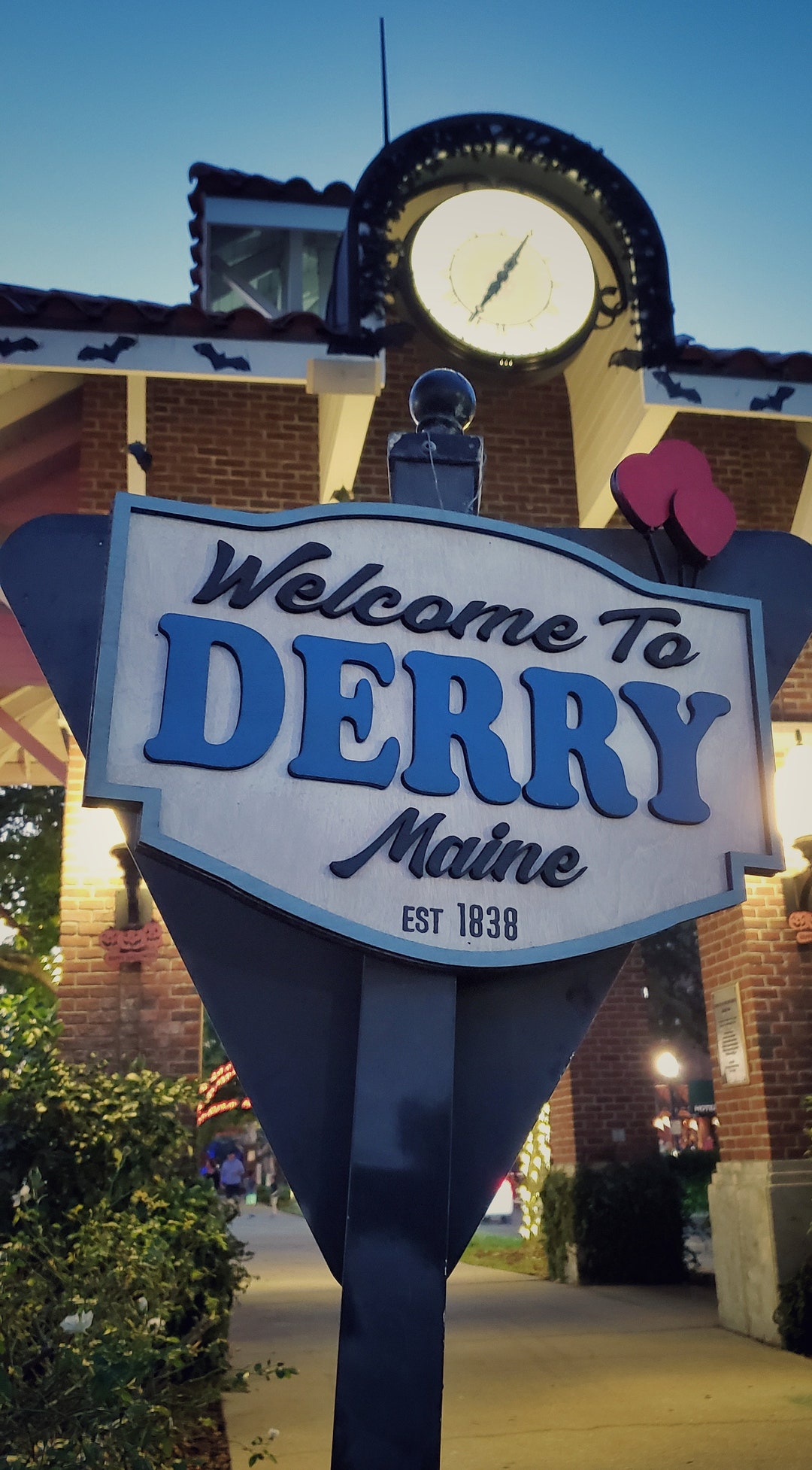 Derry Maine Welcome Sign - Stephen King's IT - Wood Carving - Wall ...