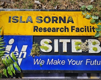 Isla Sorna Research Facility - Jurassic Park / The Lost World - Wood Carved Sign