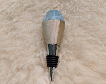 Custom wood bottle stopper