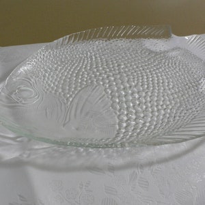 Vintage Arcoroc France fish shaped dinner plates set of 4.Retro fish shaped clear tempered glass tray platter plate.Pressed glass plates.