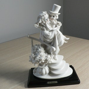 Vintage Giuseppe Armani Figurine: Italian Capodimonte Bride and Groom, 1988