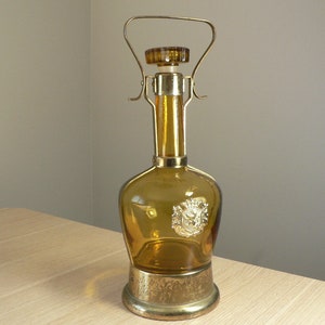 Caraffa carillon in vetro ambrato vintage: barware in stile lanterna