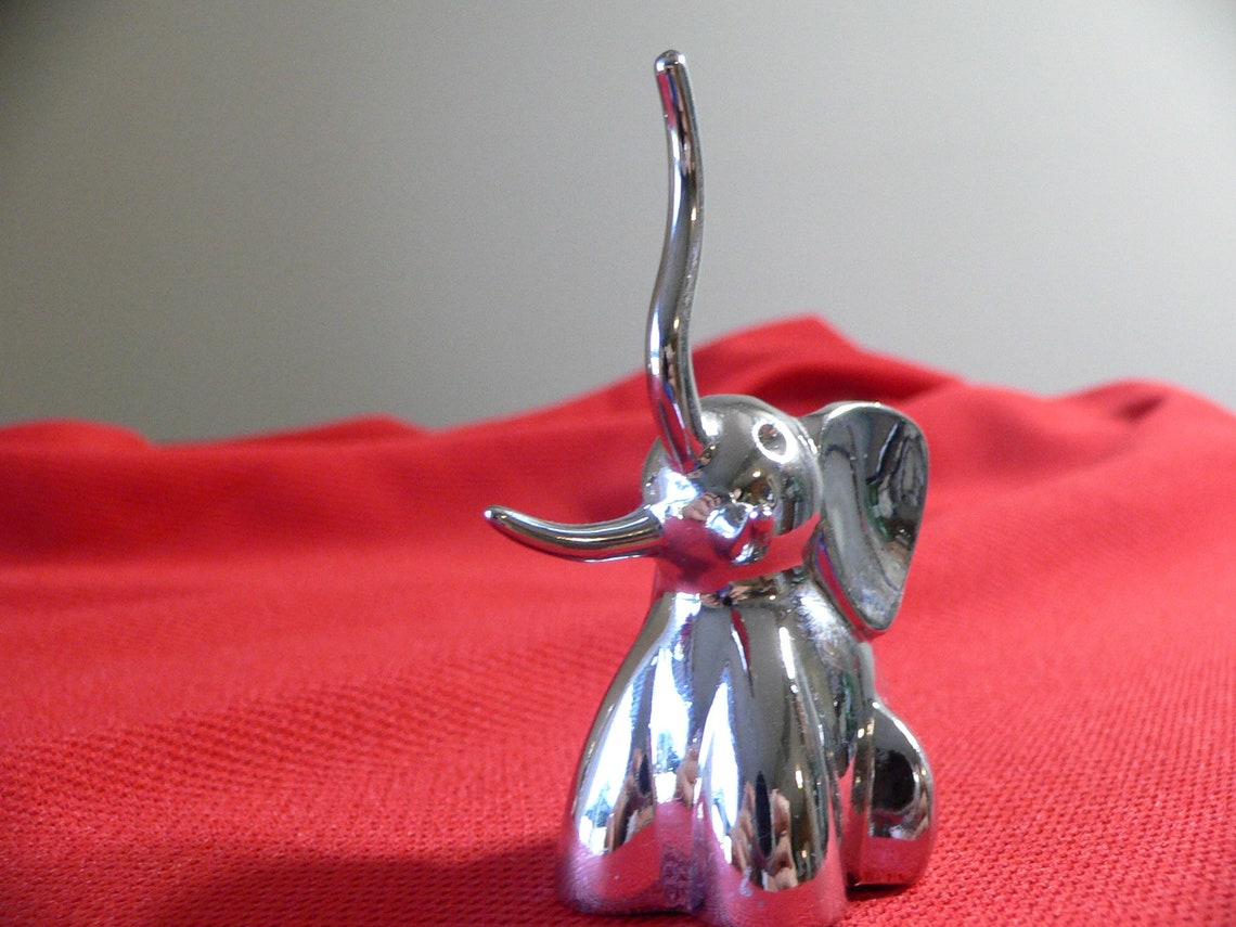 Vintage Umbra Zoola elephant and giraffe ring holders