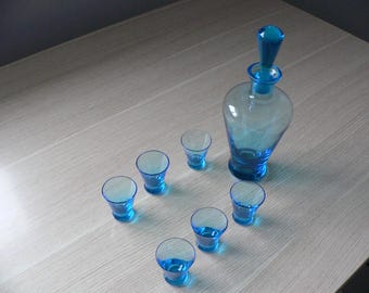 Vintage MCM Blue Art glazen karafset: retro barbenodigdheden met 6 borrelglaasjes