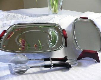 Vintage Glo-Hill Gourmates: serveerset chroom en rood bakeliet uit het midden van de eeuw