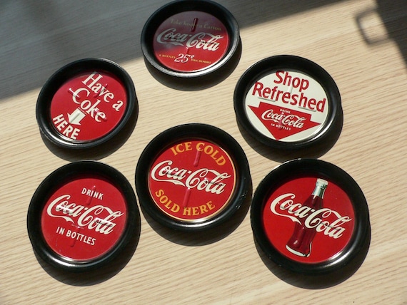 Lot De 6 Sous-verres Coca-Cola Vintage En étain - Modèle "dame Au Chapeau" Rouge - Années 80 - Neuf