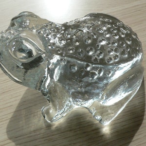 Rana di cristallo vintage Kosta Boda: fermacarte in vetro artistico della serie ZOO di Erik Hoglund