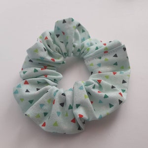 Confetti hair scrunchie, blue hair scrunchie, triangle hair scrunchie, elastic hair scrunchie, children&#39;s hair accessories, cotton scrunchie