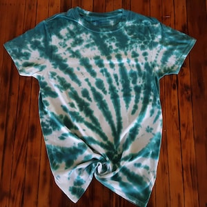 Green spiral tie dye t-shirt size men&#39;s size small