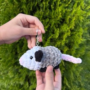 Crochet Opossum Keychain : Handgemachtes Mini Opossum