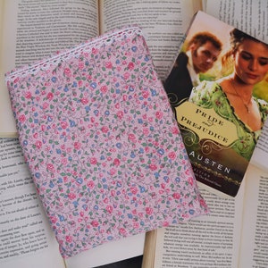 Pink floral book sleeve padded kindle sleeve protective book cover gift for reader accessory pink book sleeve for travel cover for book gift