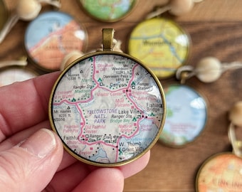 Custom Vintage Map Ornament – Personalized City Christmas Tree Decoration, NEW — Engraved Date Option, Rustic Travel Gift
