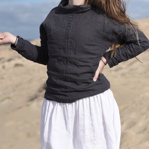 Linen women&#39;s blouse with pleats. Linen women&#39;s loose top. Turtleneck sweatshirt. 20 colours