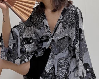 KIMONO ASTI | silky black & white monochrome kimono jacket batik print