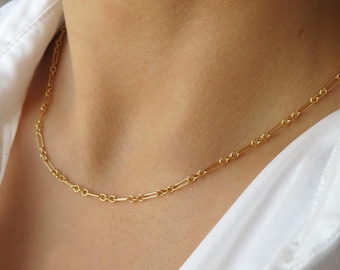 Collier en rempli d'or, collier en or, collier chaîne en or, collier chaîne à maillons dorés, collier Figaro doré, collier chaîne à superposition délicat