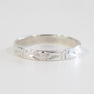 Silver Floral Ring, Silver Ring, Silver Flower Ring, Silver Band, Sterling Silver Ring, Travel Ring, Wedding Ring, Silver Wedding Band,