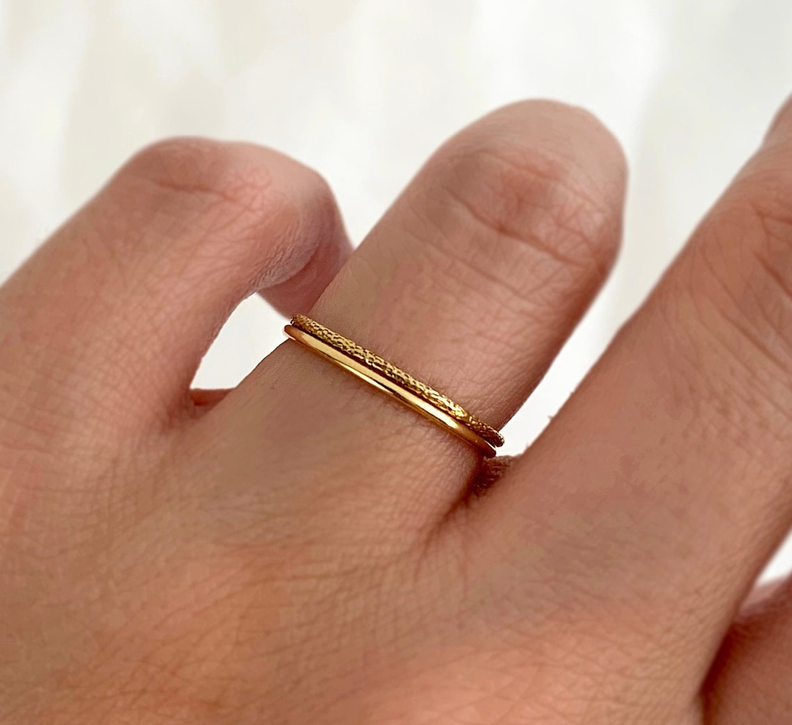 Anillo de oro delgado Anillo de oro Juego de anillo de oro Etsy España Anillo de oro delgado Anillo de oro Juego de anillo de oro Etsy España