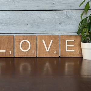 3.5 "grandes fichas de Scrabble, letras de madera de Scrabble, fichas de Scrabble, letras de Scrabble, signo de nombre de madera, Gft de inauguración de la casa