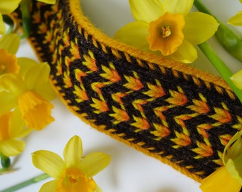 Tablet Weaving Kit: DIY Belt/Bookmark Craft - Daffodils