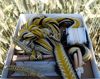 Tablet Weaving Kit: DIY Belt/Bookmark Craft - Rye Spike