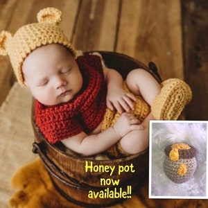 Winnie the Pooh inspired crochet photo prop. Pooh costume. Boy/girl options. Newborn size only. Ready to ship!