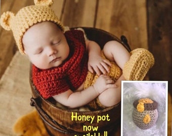 Winnie the Pooh inspired crochet photo prop. Pooh costume. Boy/girl options. Newborn size only. Ready to ship!