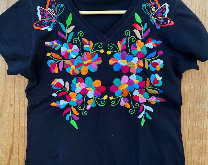 Size MEDIUM (6US) Mexican t-shirts hand embroidered Cotton boho t- shirts