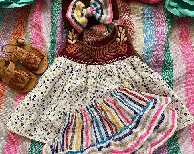 Size 3-6 months baby girl outfits hand embroidered blouse with bloomer and headband