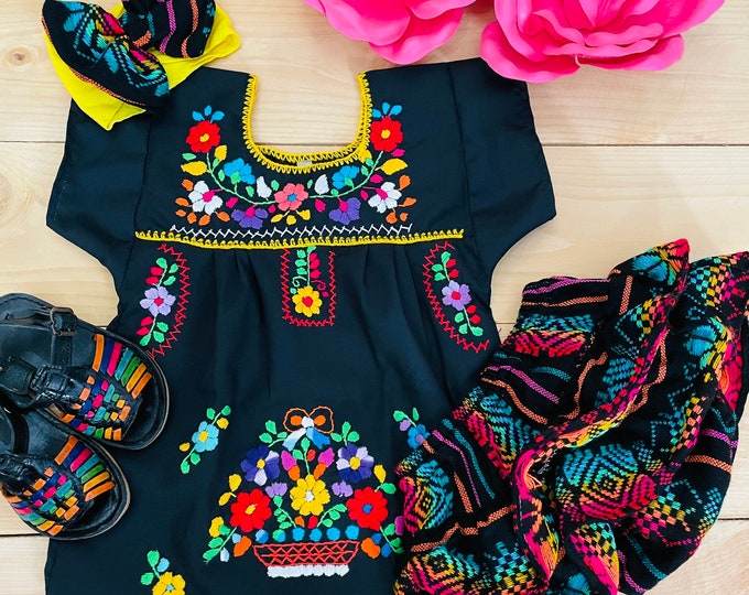Size 0-1-2 years old baby and toddler girl Mexican outfits Fiesta Birthday 5 de Mayo Outfit