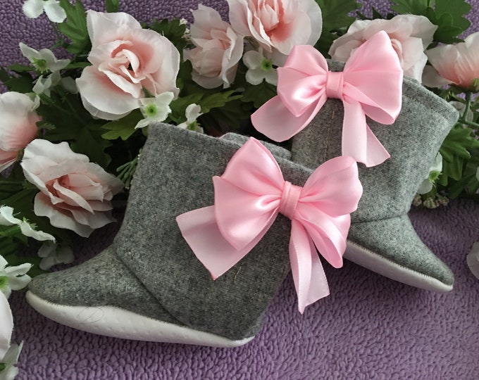Baby Girls Cozy Cute  hand made Booties SIZES 0-3-6-9-12 months baby girl