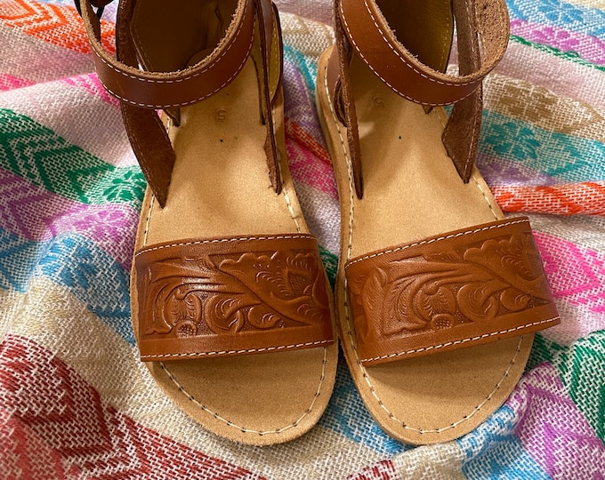 Mexican leather huaraches strappy sandals Gladiator style huaraches hand tooled