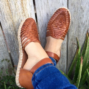 SALE!  Mexican Leather Huaraches Color Brown and Black style huaraches