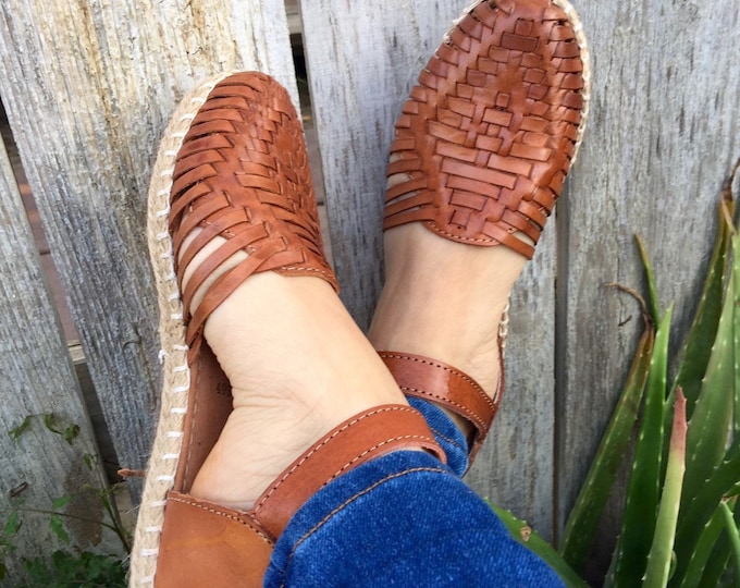 ALL SIZES Mexican Leather Huaraches Color Brown and Black style huaraches Bohemian boho hand made shoes Ready to ship
