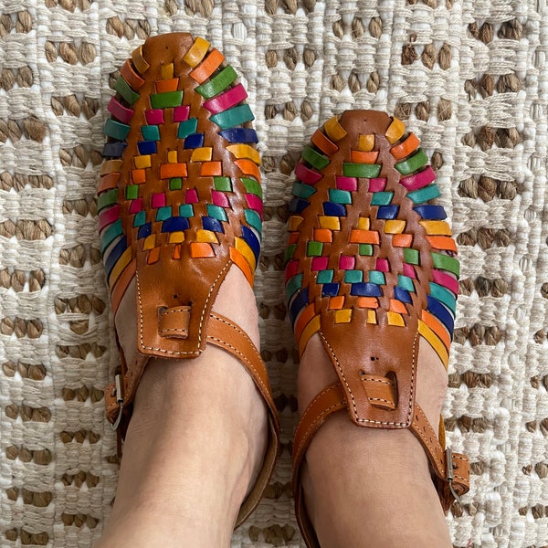 WOMEN Mexican Style Leather huaraches ALL SIZES Boho Mexican shoes -  flats- summer shoes