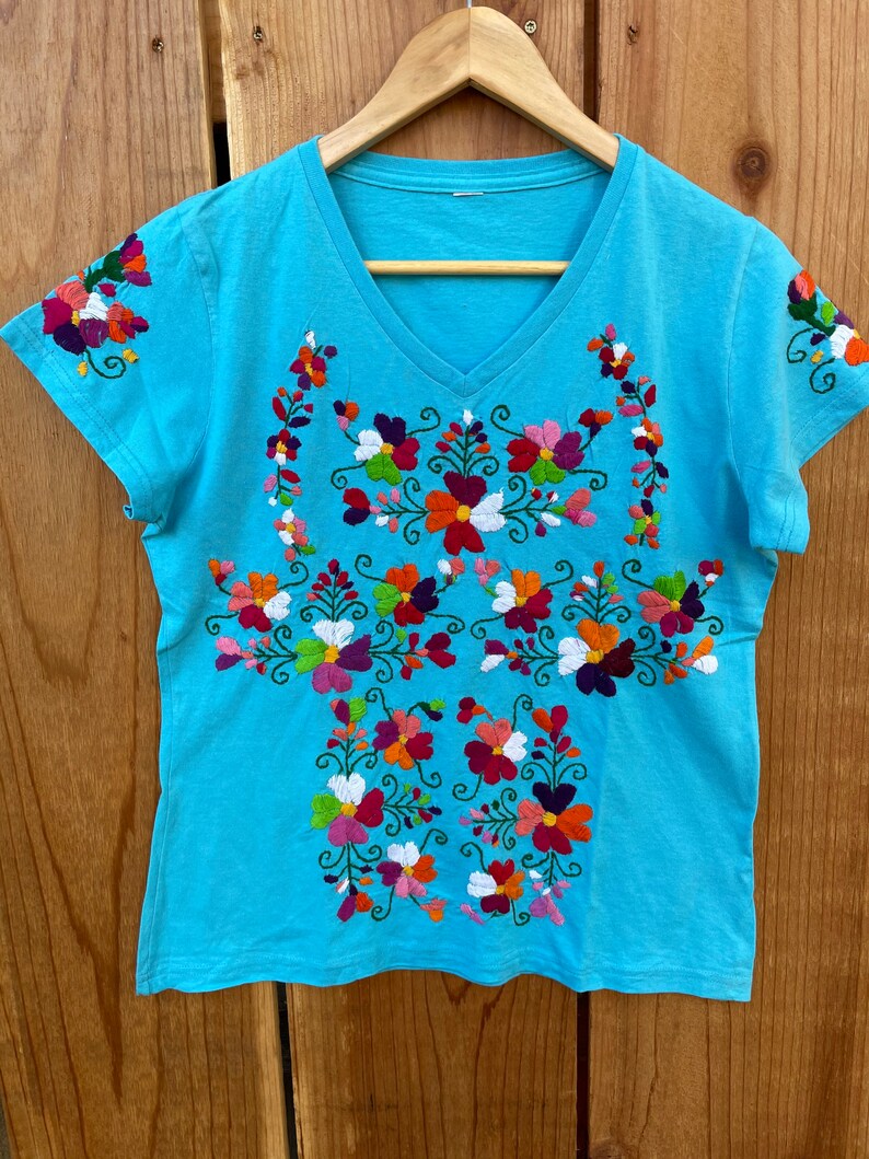 Mexican hand embroidered cotton t Size MEDIUM shirt 6US