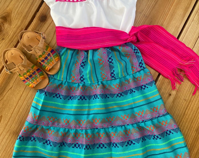 Size 4 years old Mexican outfit