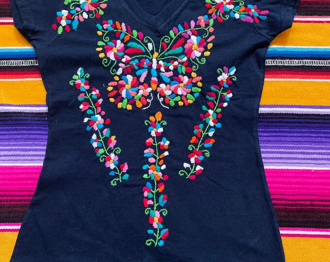 Size XXS hand embroidered t- shirt Color BLUE NAVY size extra extra small