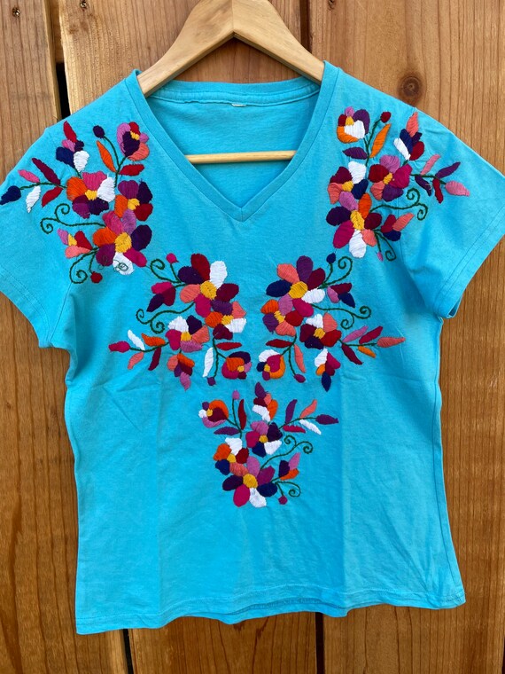 Size MEDIUM (6US) Hand Embroidered T- Shirt Bohemian Mexican