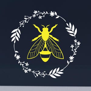 Bee Wreath Vinyl Decal: Waterproof Car, Truck, Laptop Decor