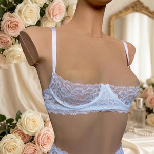 Witte kanten bruidsbeha met voorgevormde cups en ondersteuning | Bralette met kwartcups - Rovena | Handgemaakte lingerie op maat voor de huwelijksreis