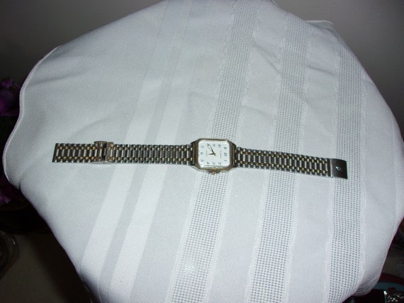 Montre Homme Hellbros Quartz, Vintage, Rare - Occasion, Affichage Analogique, Vendue En L'état
