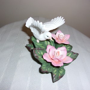 Vintage Ceramic Dove And Roses Springtime Bouquet Figurine